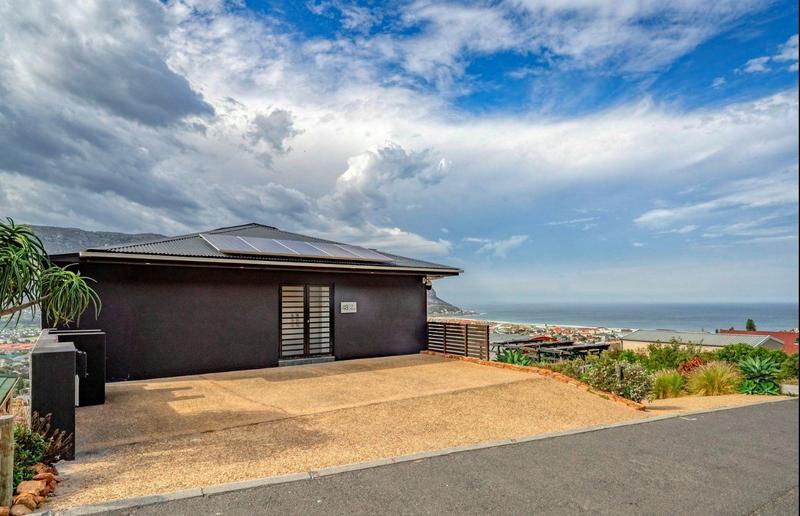 5 Bedroom Property for Sale in Fish Hoek Western Cape